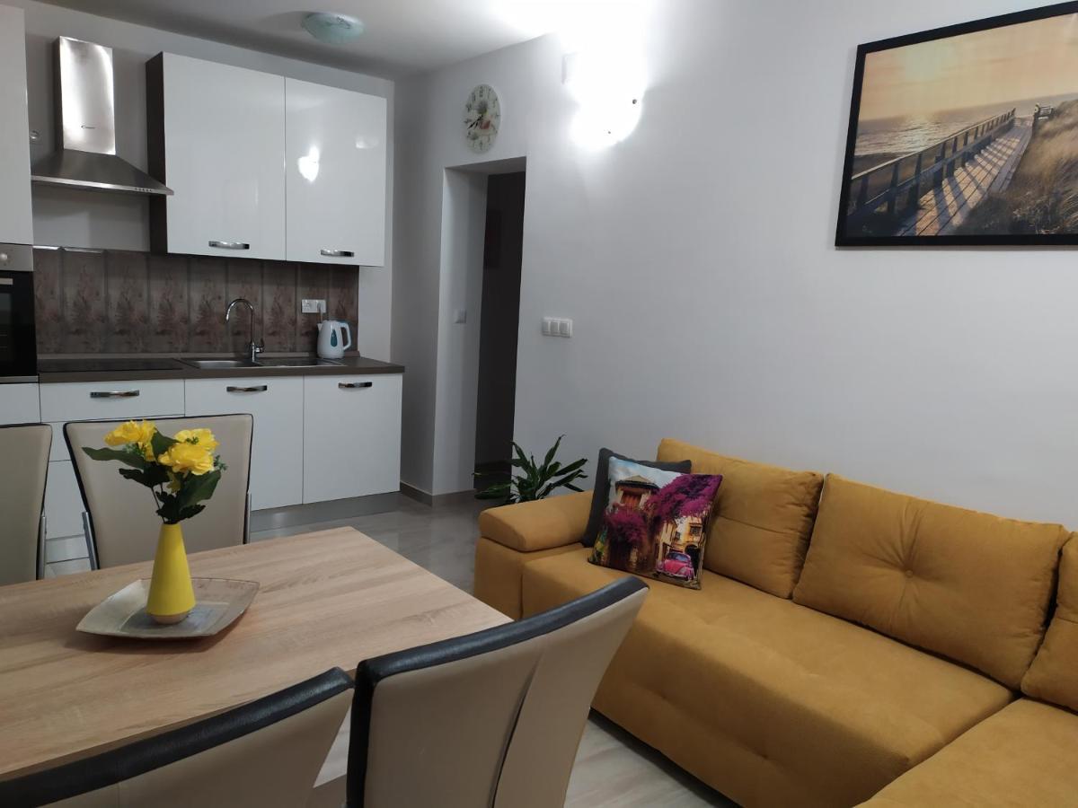 Apartmani Mira Nin Extérieur photo