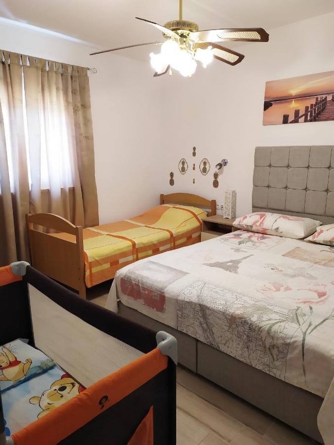 Apartmani Mira Nin Extérieur photo