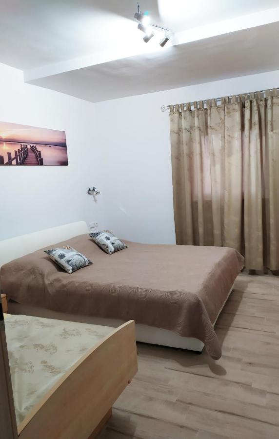 Apartmani Mira Nin Extérieur photo