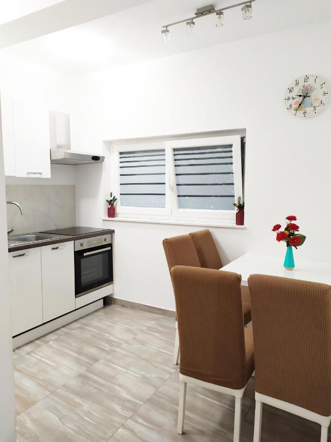 Apartmani Mira Nin Extérieur photo