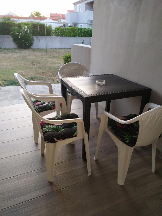 Apartmani Mira Nin Extérieur photo