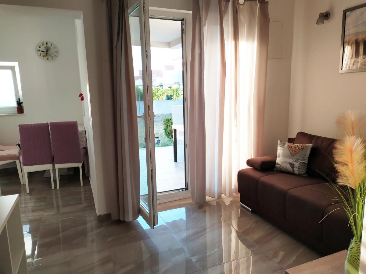 Apartmani Mira Nin Extérieur photo