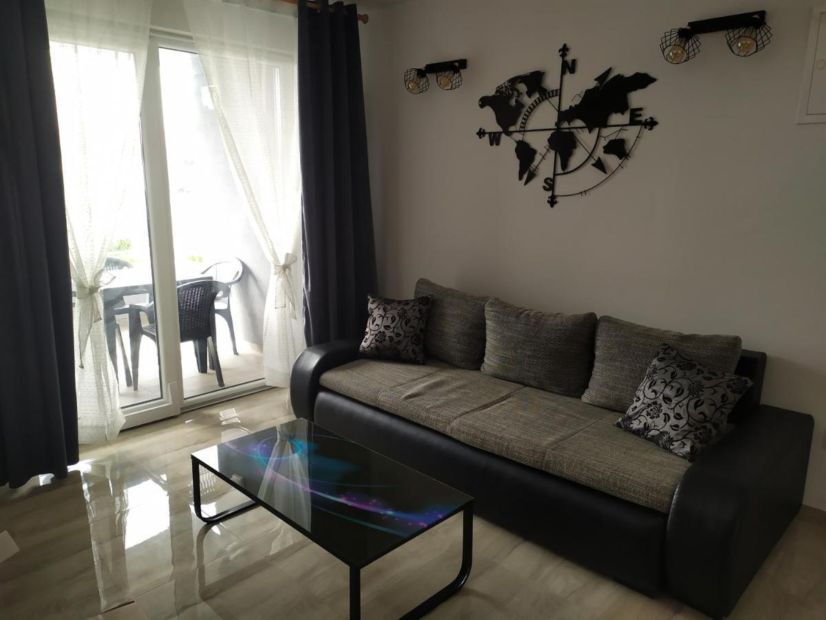Apartmani Mira Nin Extérieur photo