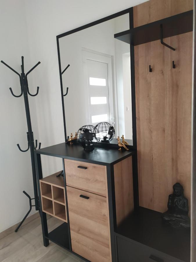 Apartmani Mira Nin Extérieur photo